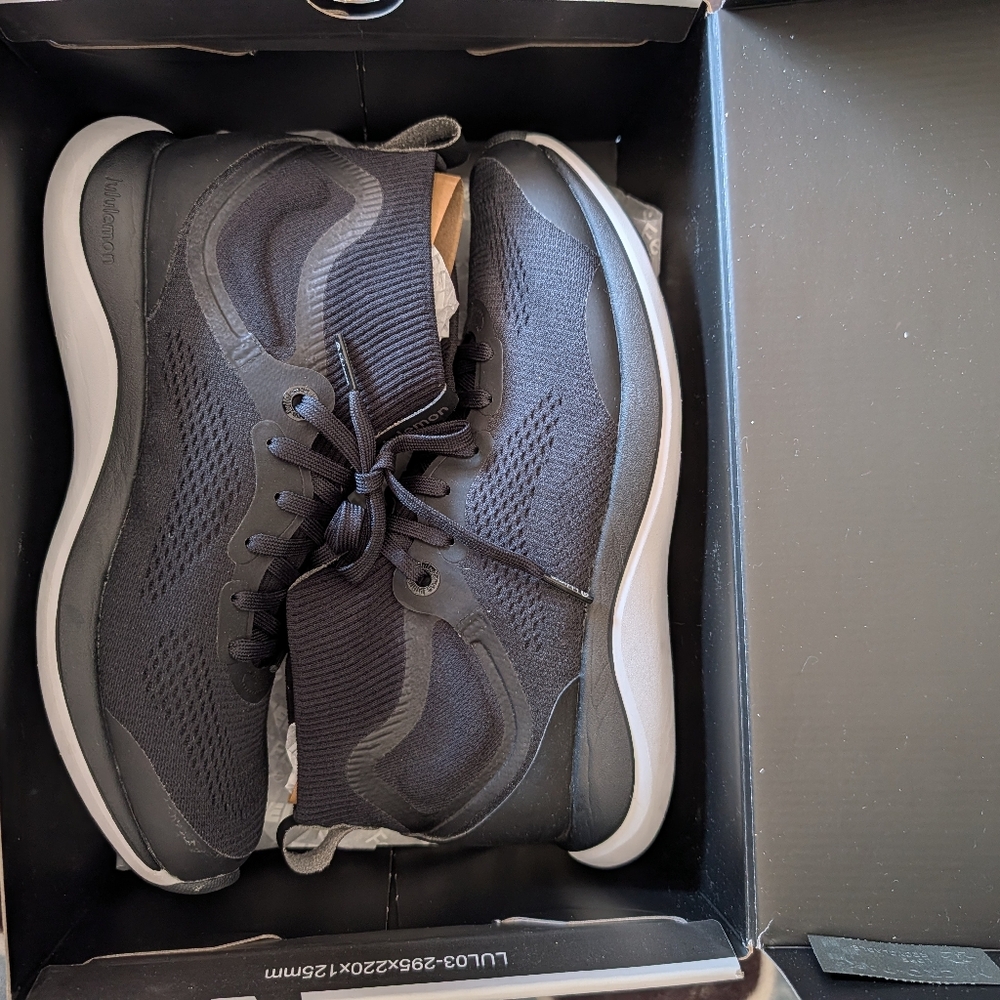 Lululemon charefield Workout Mid New In Box